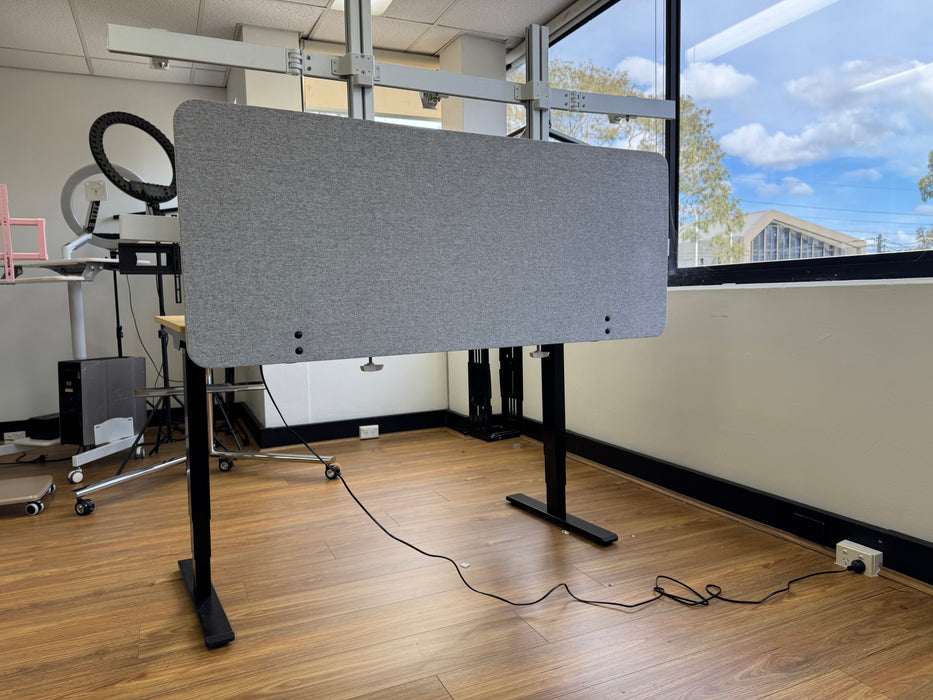 GKU Desk Privacy Panel F047-FS202 | 1500×600mm Grey Acoustic Desk Divider Screen with Dual Mount Brackets