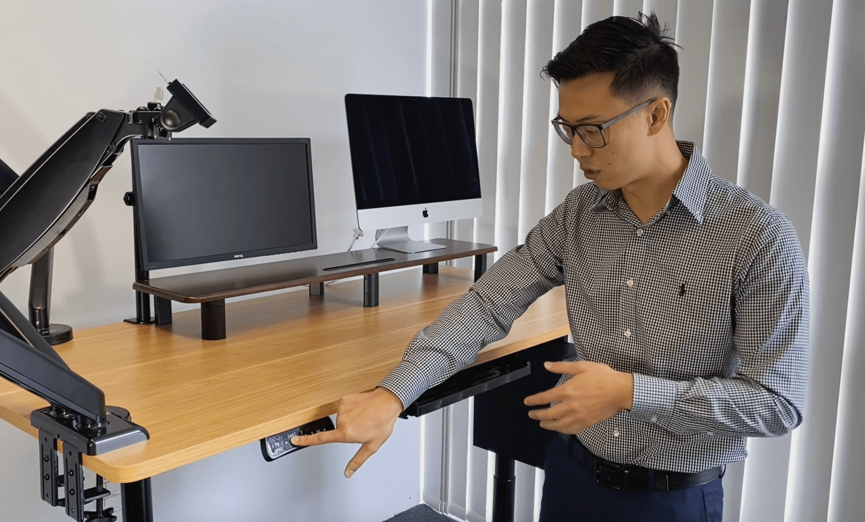 Sit_Stand_Desk_Oak